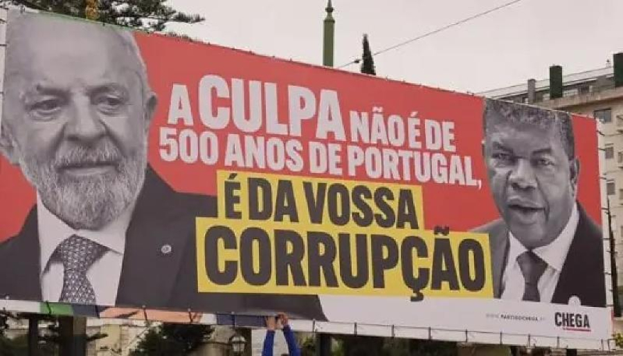 Partido português exibe outdoor com Lula e frase sobre corrupção