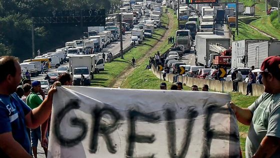 Caminhoneiros ameaçam nova greve com alta do diesel e pressionam governo Lula