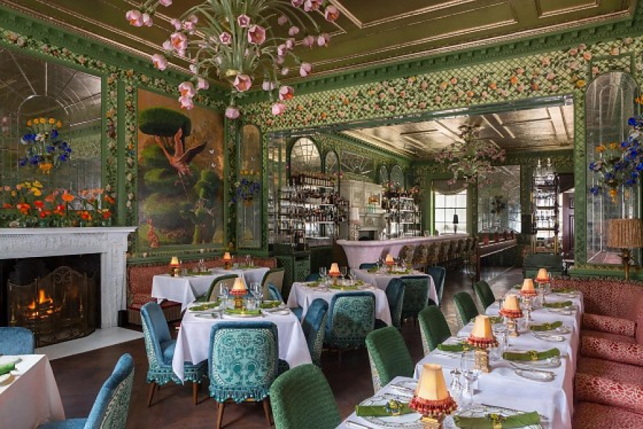 Festa de Vorcaro em homenagem a Moraes teve broches que davam acesso a mulheres