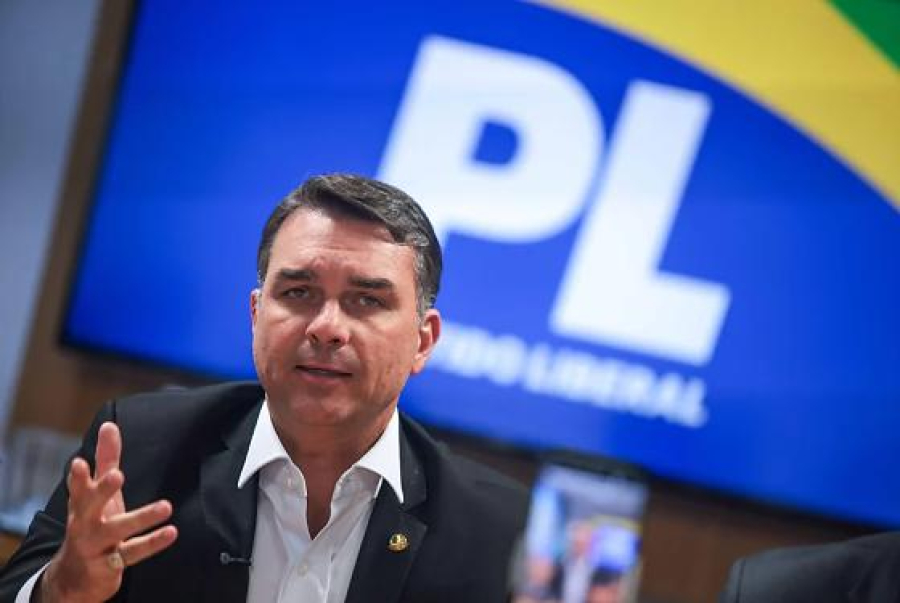 Apoiadores preparam motociata para chegada de Flávio Bolsonaro em Sinop