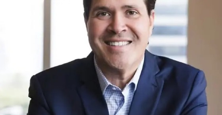 Advogado do Banco Master acumulava R$ 4 milhões em carros de luxo e era “viciado em Porsches”