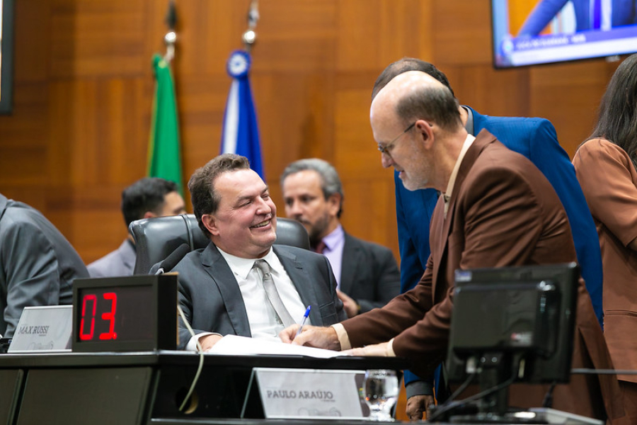 MT paga quase R$ 1 bi em emendas em 2025 e supera previsão