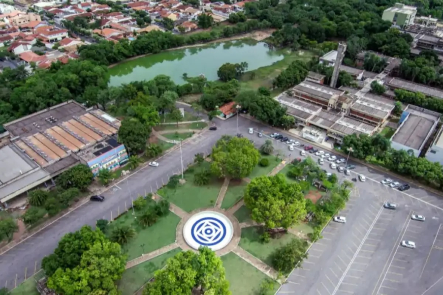 Cursinho gratuito preparatório para o Enem prorroga inscrições