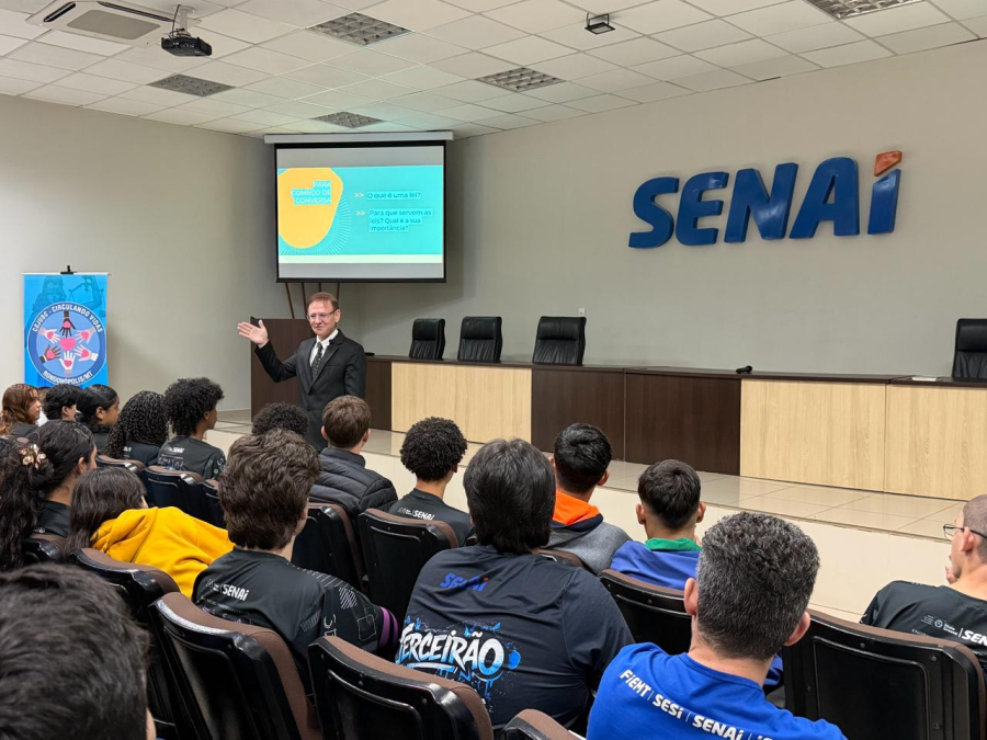 CEJUSC leva debate sobre cidadania, acesso à Justiça e cultura da paz para estudantes do SENAI de Rondonópolis