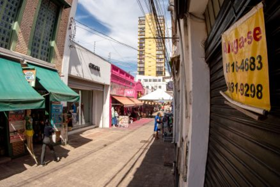 Lei tenta dar fim a abandono: “Comércio é o coração da cidade”
