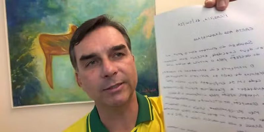 Moraes suspende visitas de Flávio Bolsonaro ao pai e manda apurar propaganda eleitoral