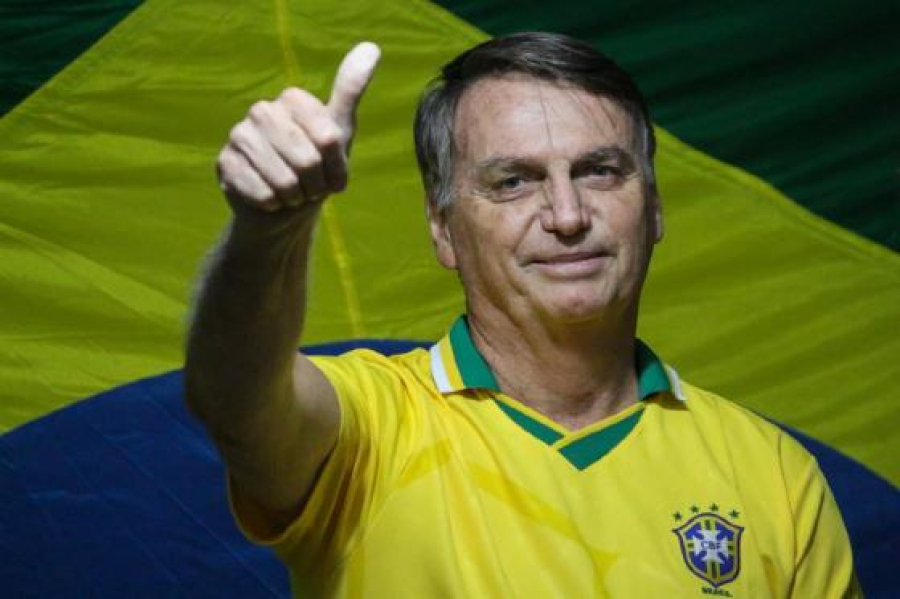Moraes dá 48h para Bolsonaro dizer se autorizou vídeo de IA e cita possível volta à prisão