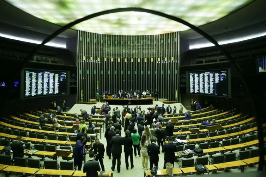 Redução da maioridade penal para 16 anos avança na Câmara