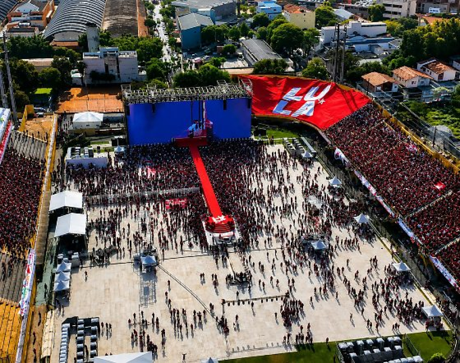 FLOPOU: Imagens aéreas escancaram o fracasso de público do lançamento da campanha presidencial de Lula