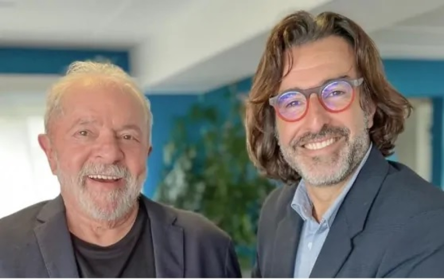 Lula leva fotógrafo de campanha em avião oficial durante agenda presidencial