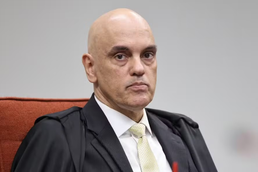 Moraes teria editado contrato de R$ 131 milhões de sua mulher com Vorcaro