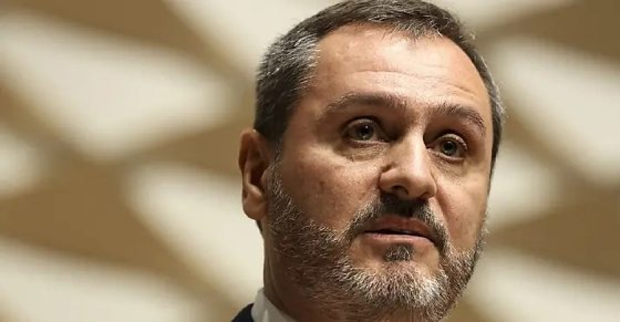 Mesmo com pedido de vista de Gilmar, STF mantém afastamento do chefe da PF
