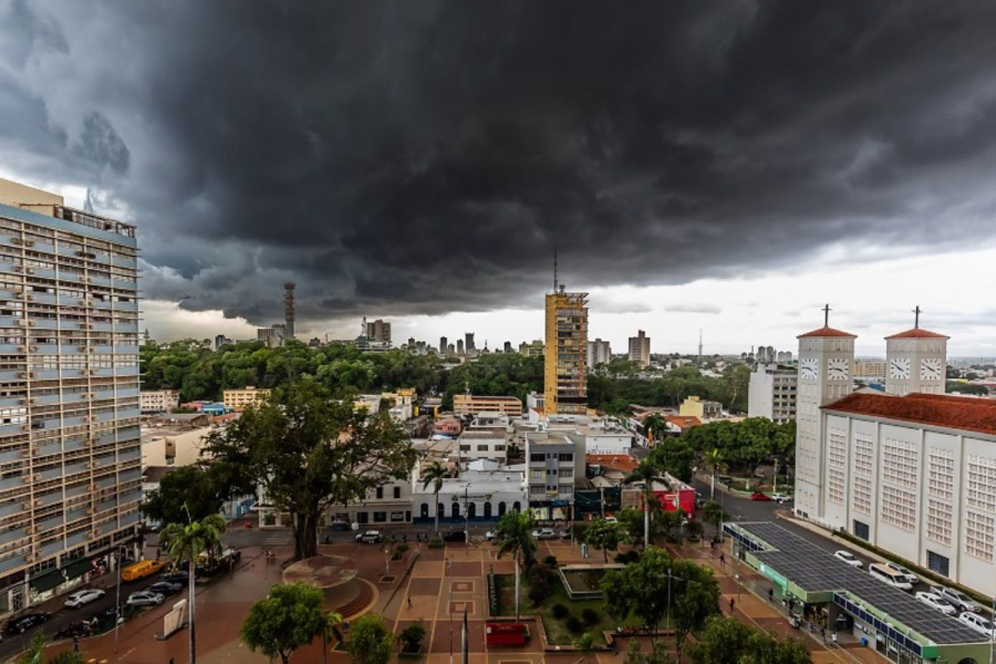 Tempestade e possibilidade de queda de granizo estão previstos para MT nesta quinta; veja lista de municípios