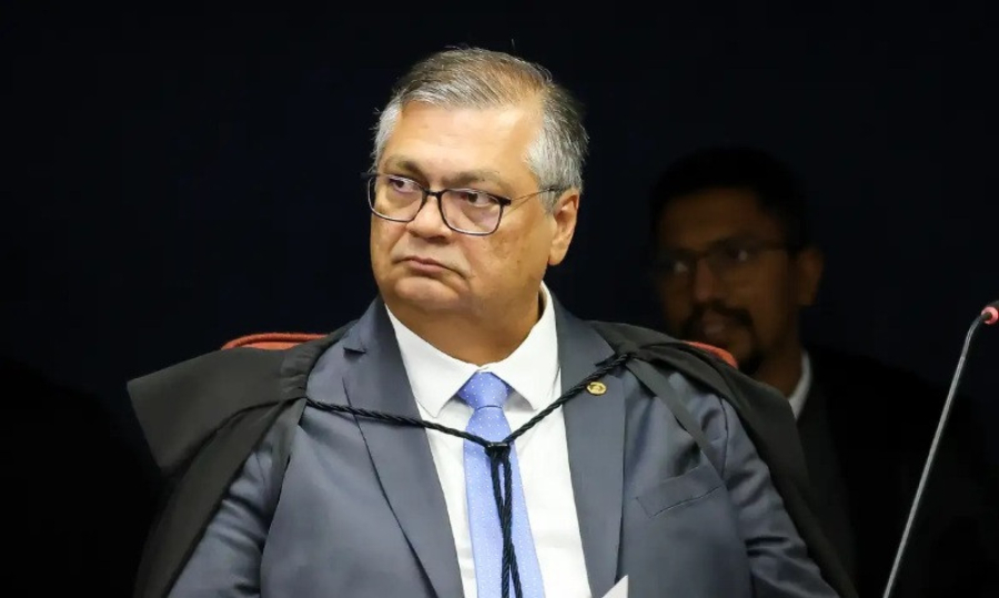 Dino derruba sigilo de operação que investiga verba para filme sobre Bolsonaro