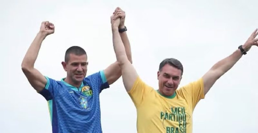 Douglas Ruas é eleito governador do Rio após desistência de Garotinho e comemora com apoiadores, veja vídeo