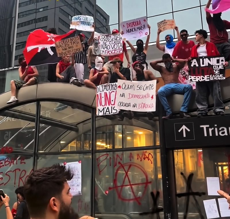 DESTRUIÇÃO, BADERNA, PICHAÇÃO E USO DE DROGAS: o espetáculo deprimente da manifestação de Lula
